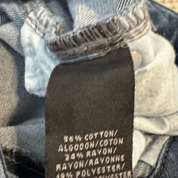 1822 LADIES JEANS DISTRESSED WITH RAW HEM SIZE 12 - Picture 5 of 8